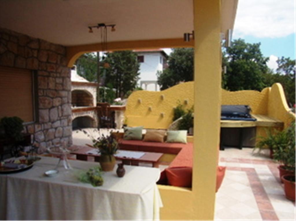 Guest House Sunce Novi Vinodolski Rum bild